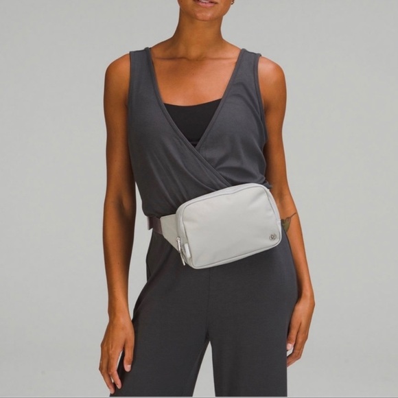RARE New Release - Lululemon Everywhere Belt Bag LARGE 2L - Silver Drop 🦄 - Picture 2 of 4